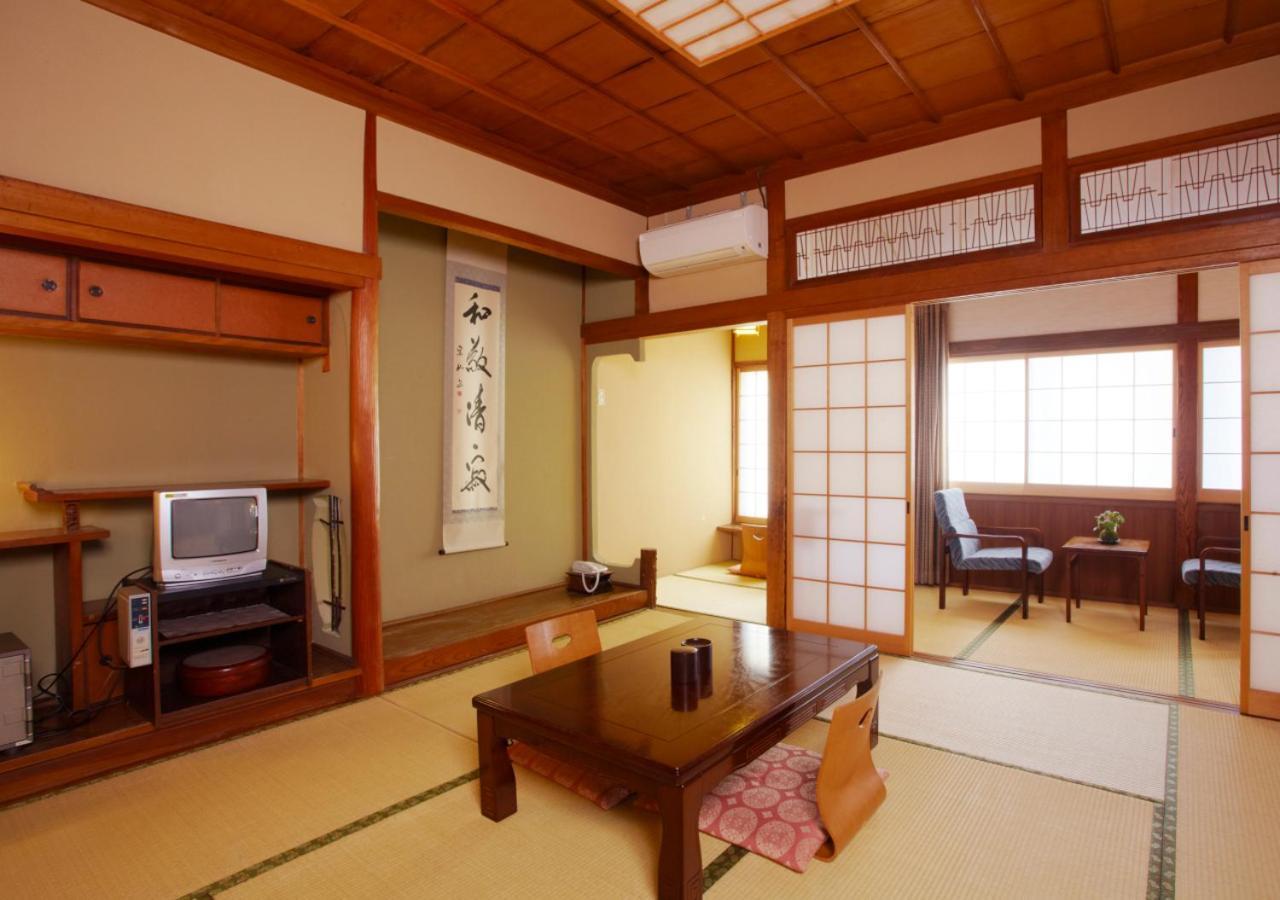 Готель Unzen Iwaki Ryokan Екстер'єр фото